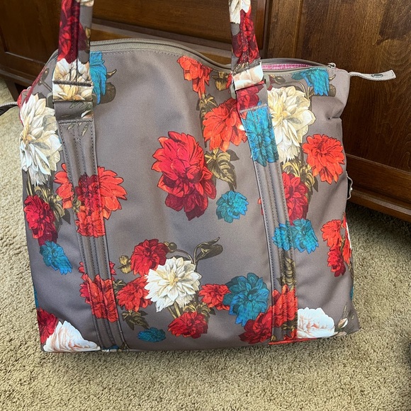 Herschel Supply Company Strand Duffle Bag- Vintage Floral Pine Bark - Picture 4 of 6